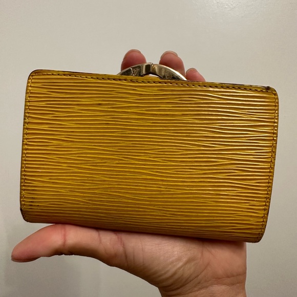 Louis Vuitton yellow epi leather wallet - Picture 3 of 7